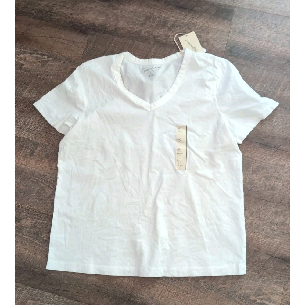 Women's Short Sleeve V-Neck T-Shirt - Universal Thread size M white